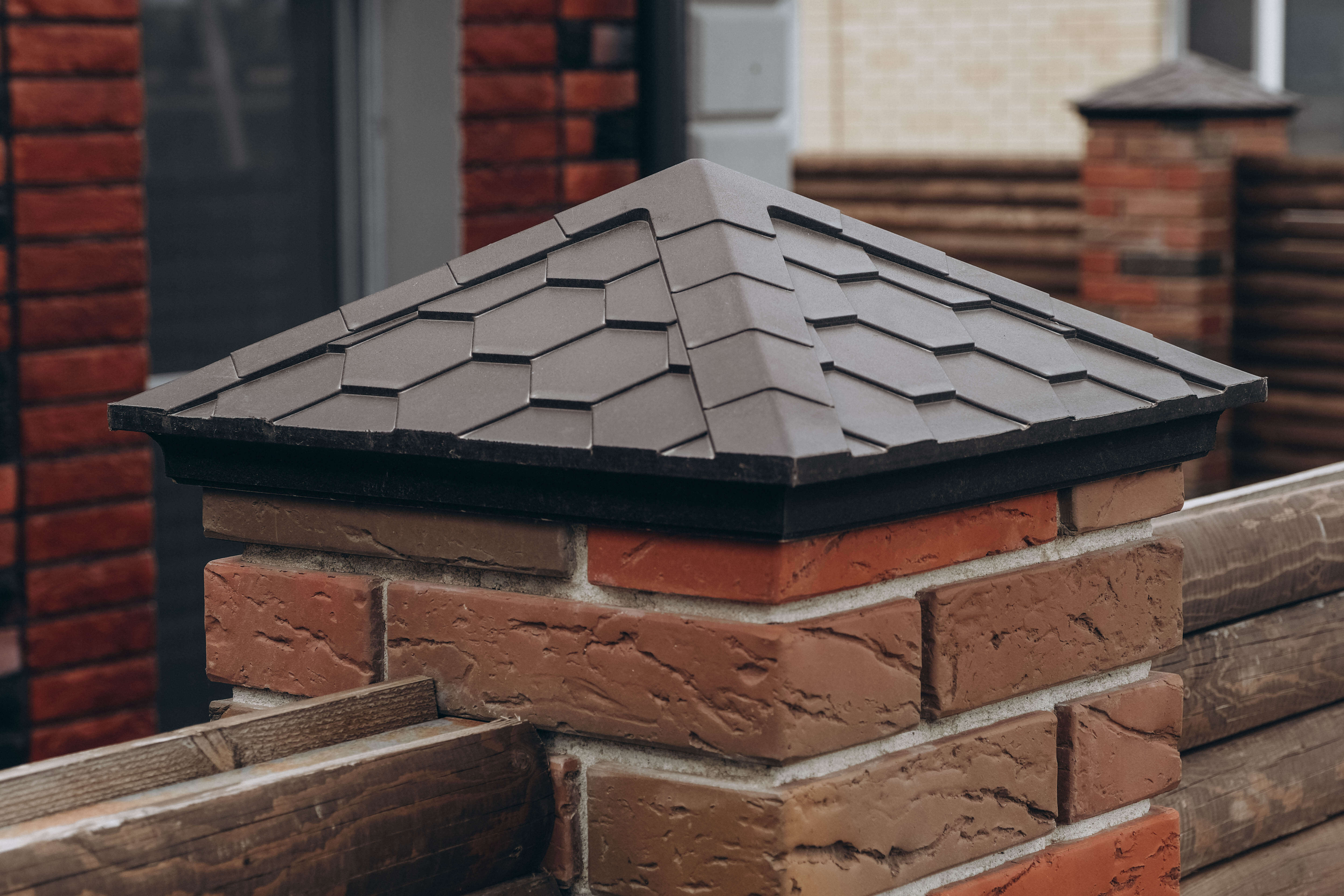 Колпак Zking Эверест Коричневый на столб 1.5х1.5 кирпича (390х390мм)